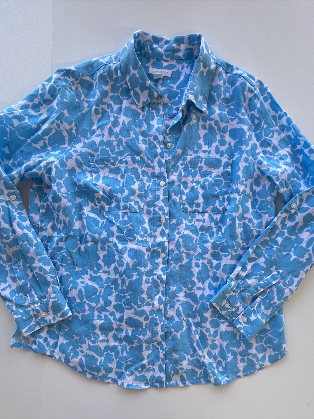 Linen Charter Club Blue and White Floral Button-Down Shirt Women’s Medium